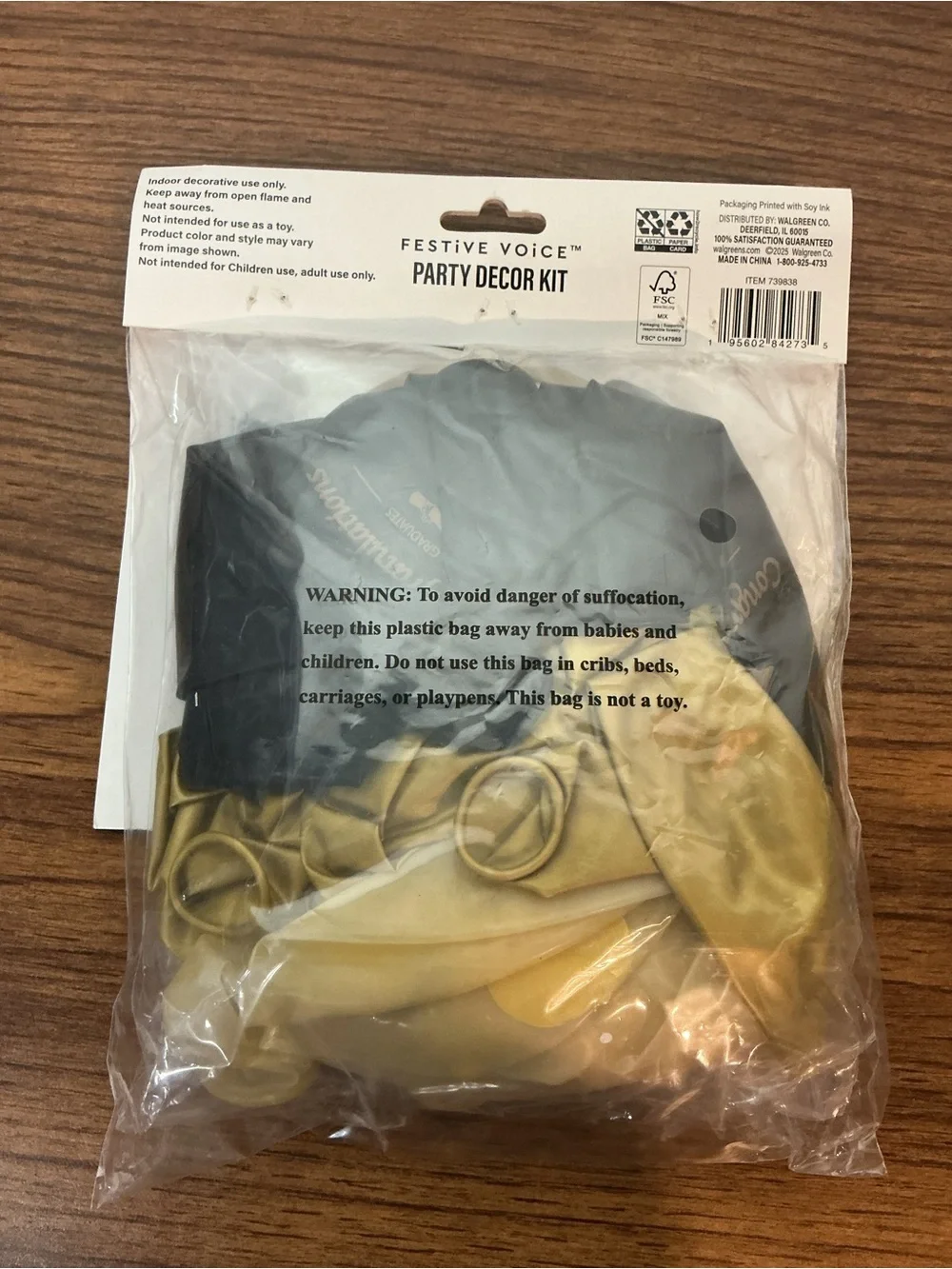 Black & Gold Party Decor Kit - Graduation